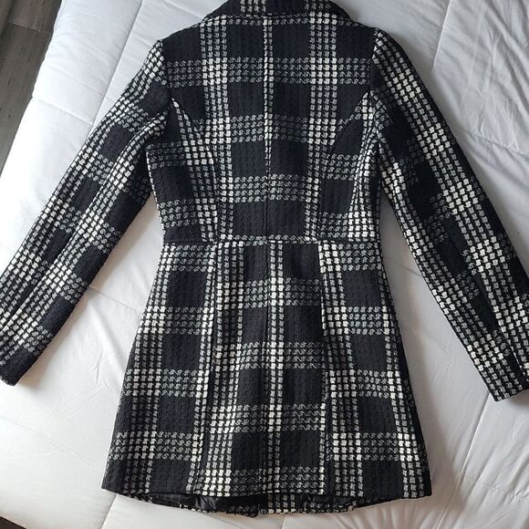 𝅺RUE21 coat S  - Picture 3 of 4